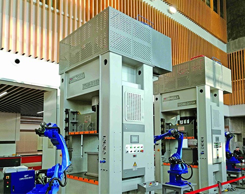 GMK系列伺服門式高速液壓機(jī)