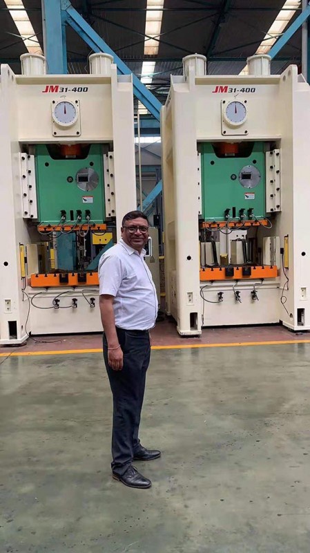 門式壓力機(jī)