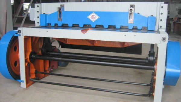 機(jī)械剪板機(jī)